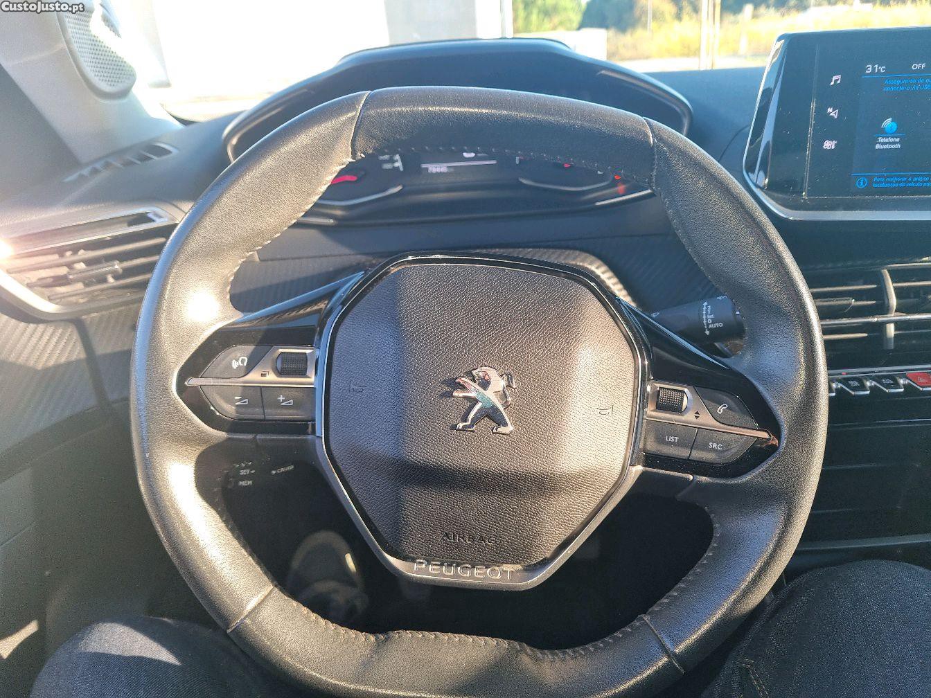 Peugeot 2008 BlueHDIAllure — fotografia 4
