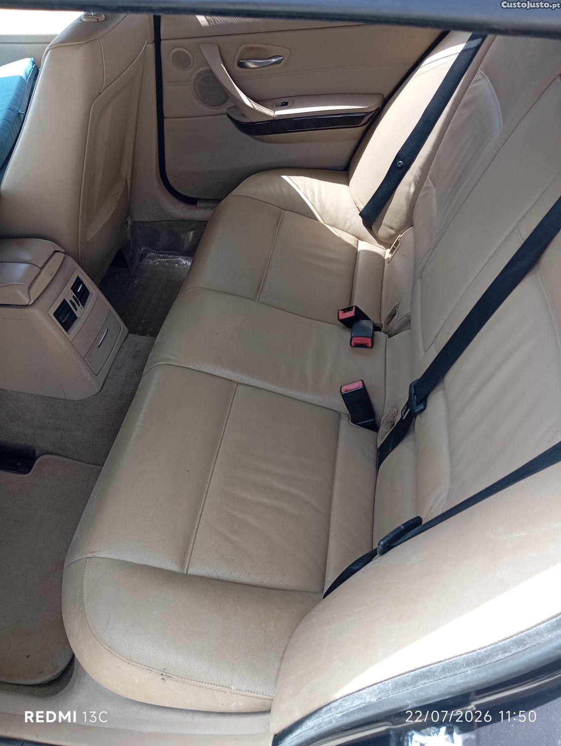 BMW 320 Navigator — fotografia 3
