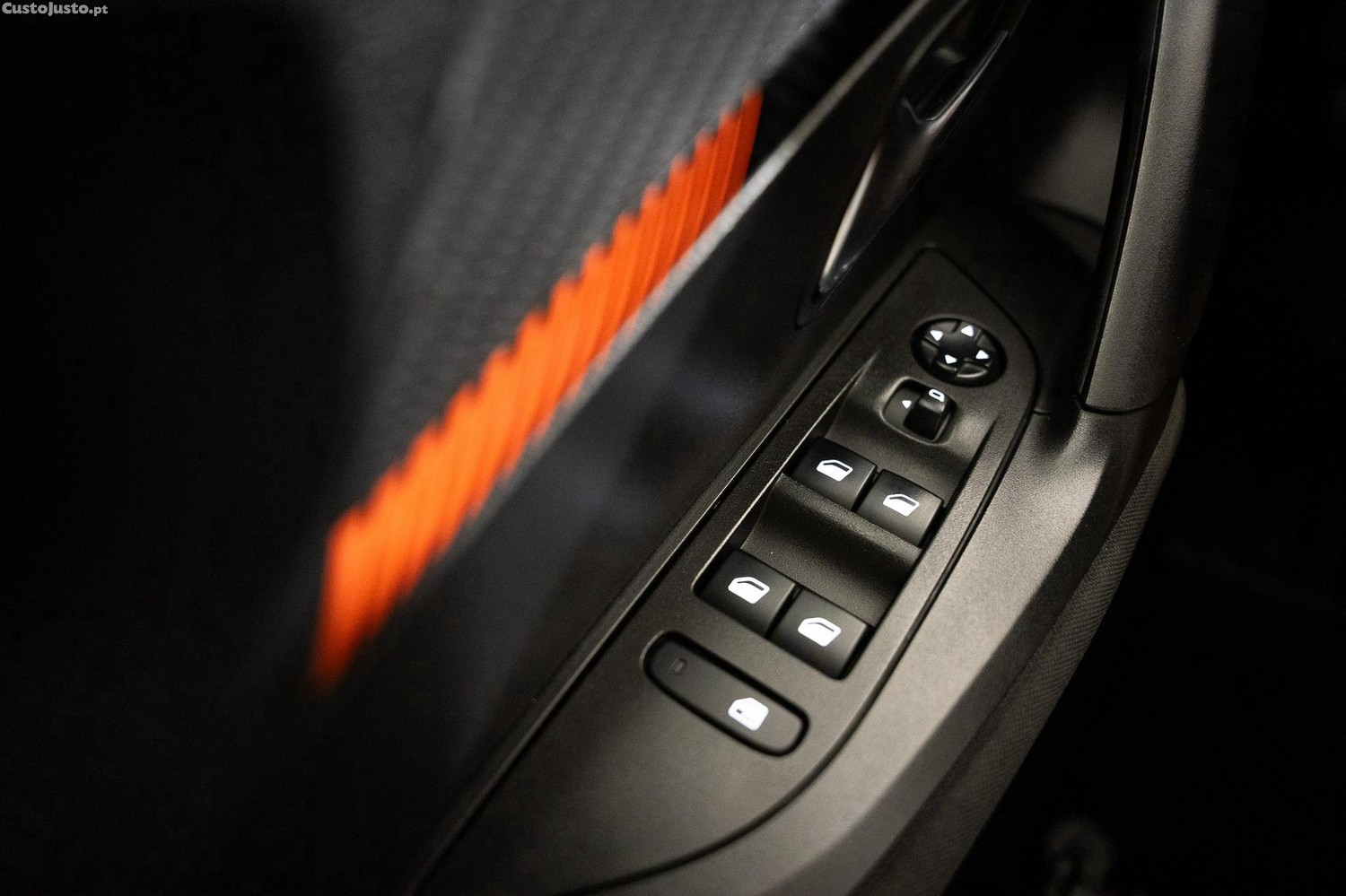 Peugeot 2008 1.2 PureTech Active — fotografia 8