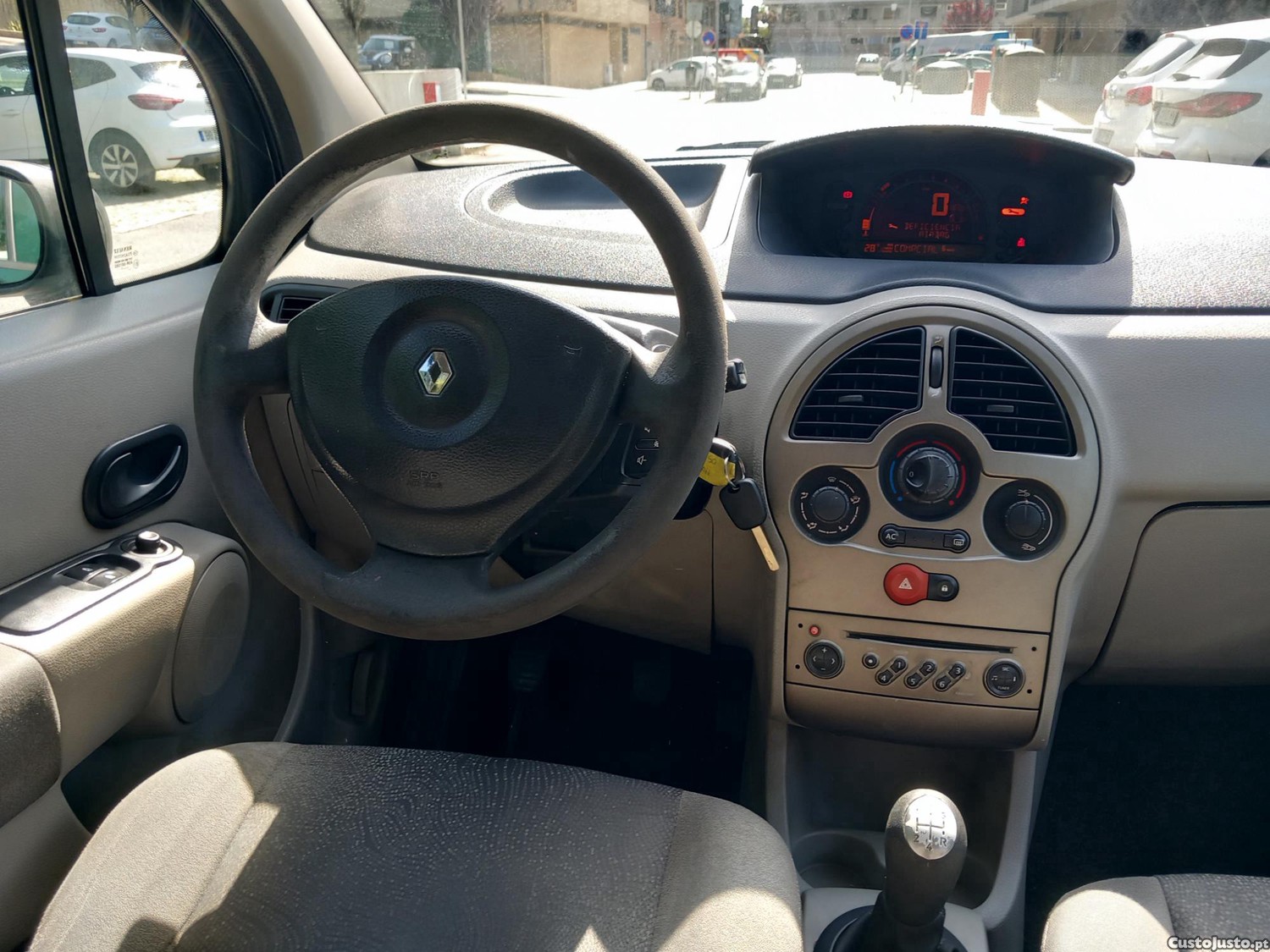 Renault Modus 1.2 Confort — fotografia 4