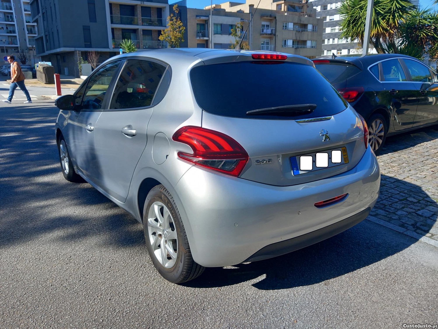 Peugeot 208 1.6 BlueHDi Active — fotografia 14