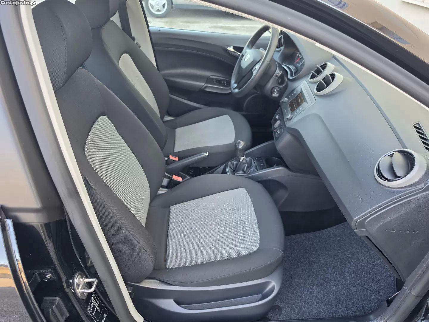 SEAT Ibiza 1.4 tdi reference — fotografia 4