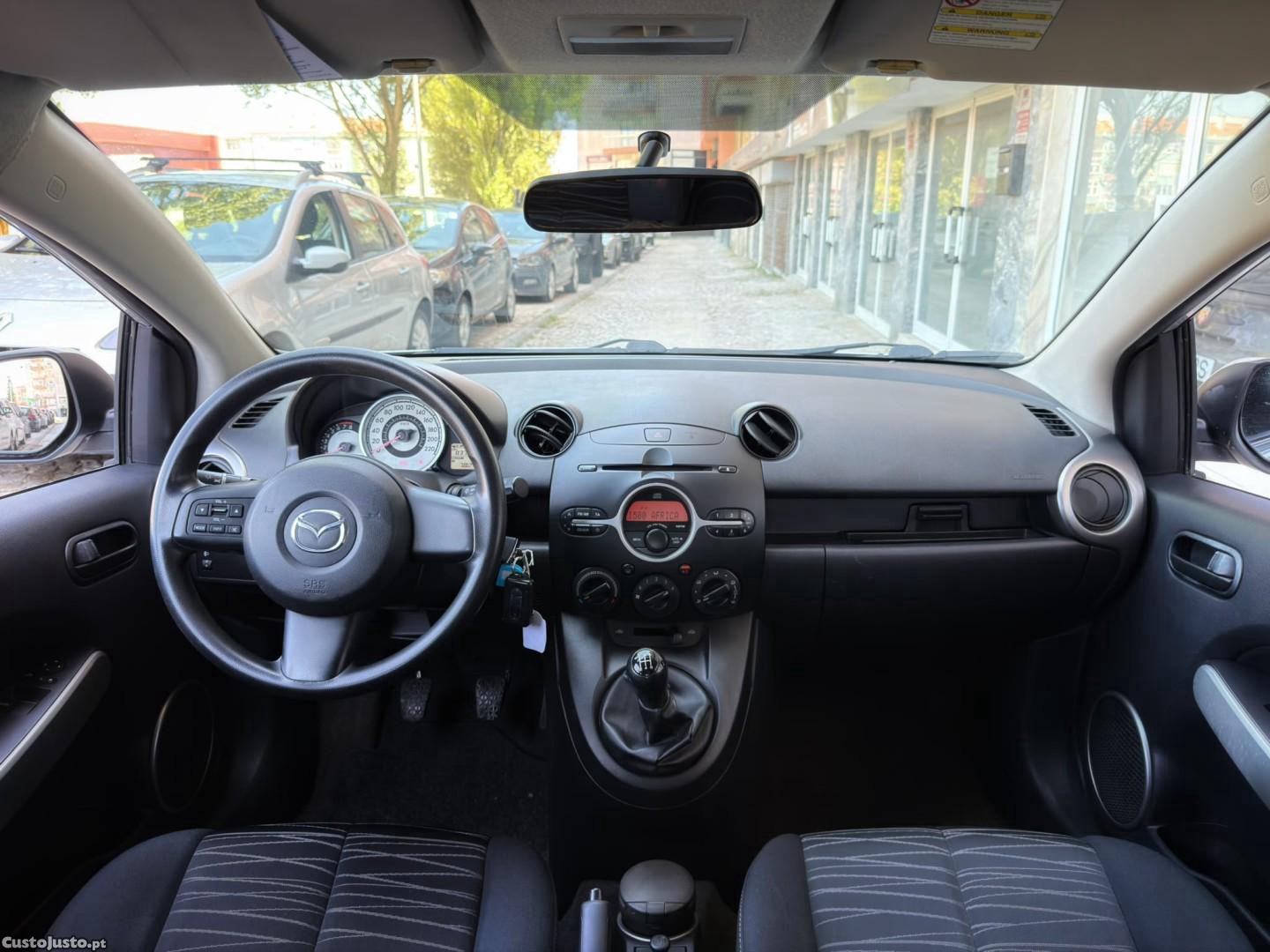 Mazda 2 1.3 MZR Comfort — fotografia 17