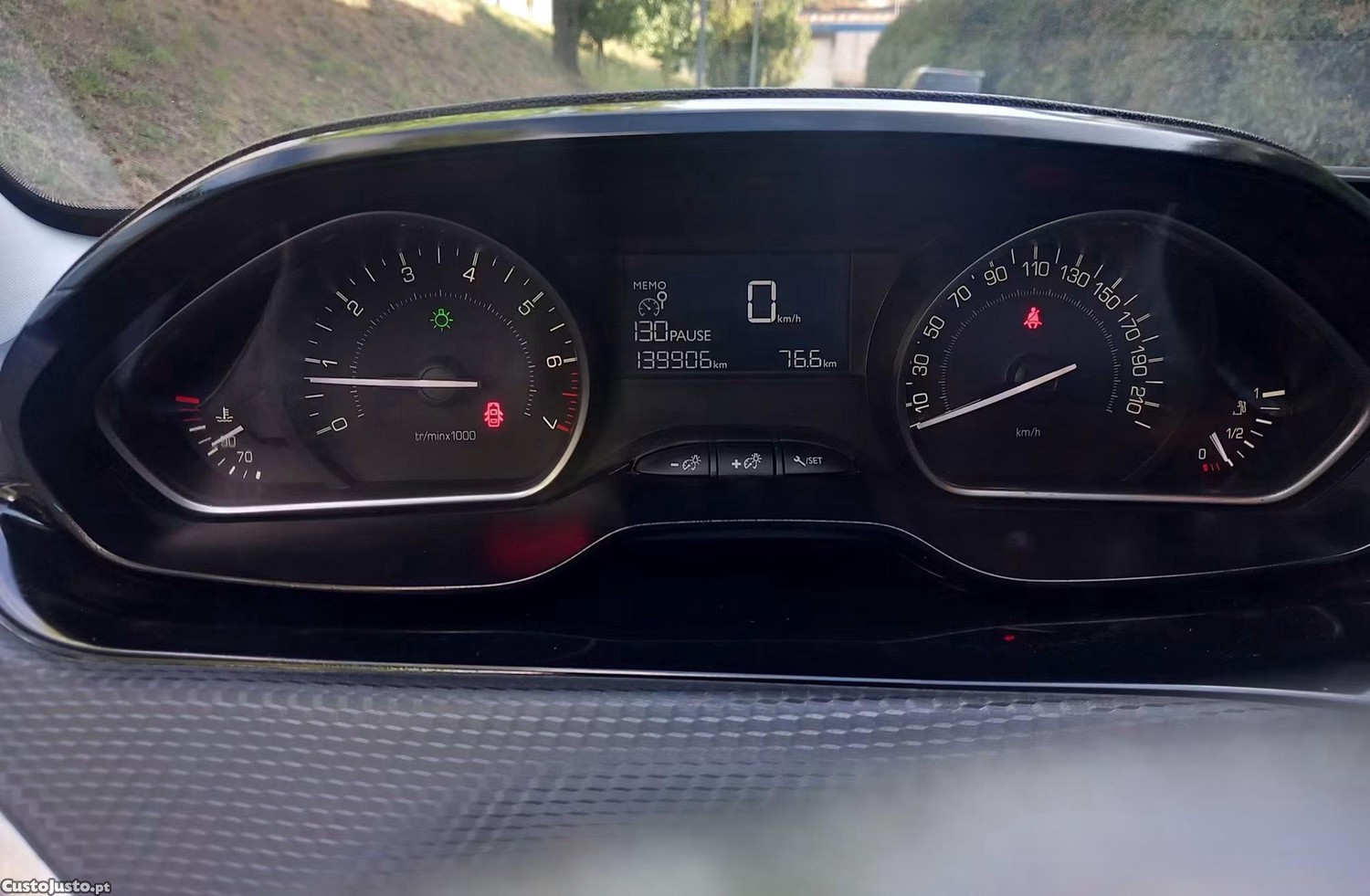 Peugeot 208 1.2 Style — fotografia 2