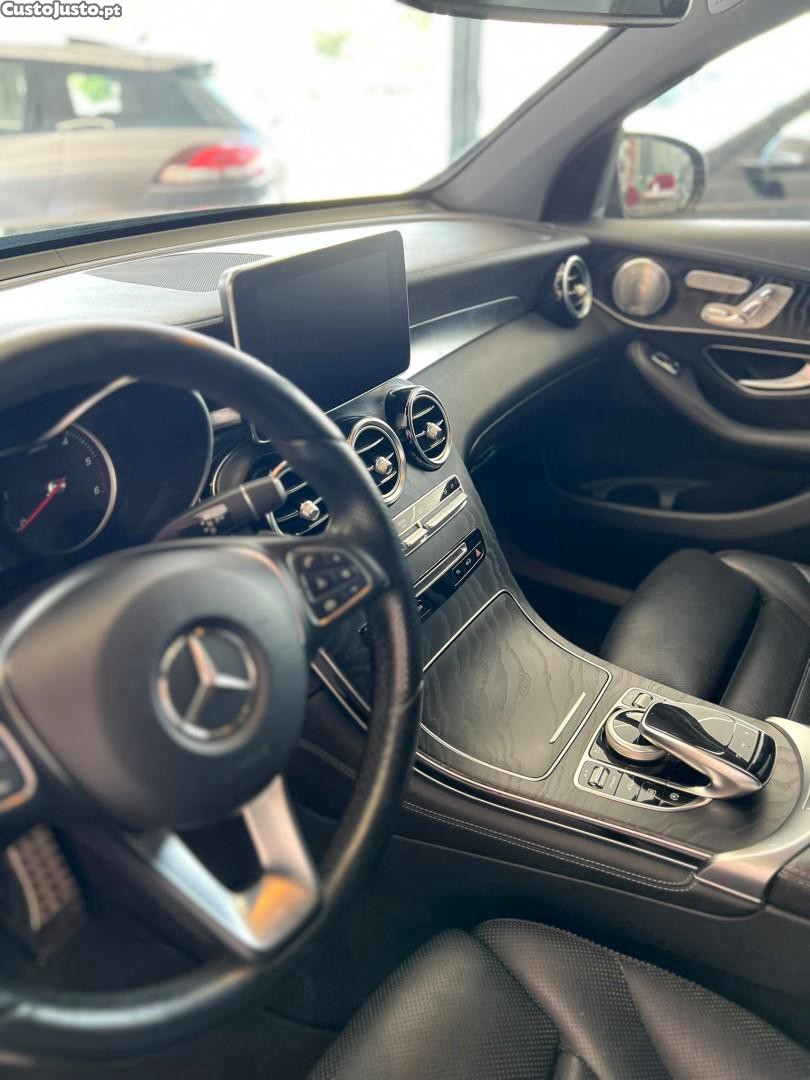 Mercedes-Benz GLC 250 d 4Matic 9G-TRONIC AMG Line — fotografia 11