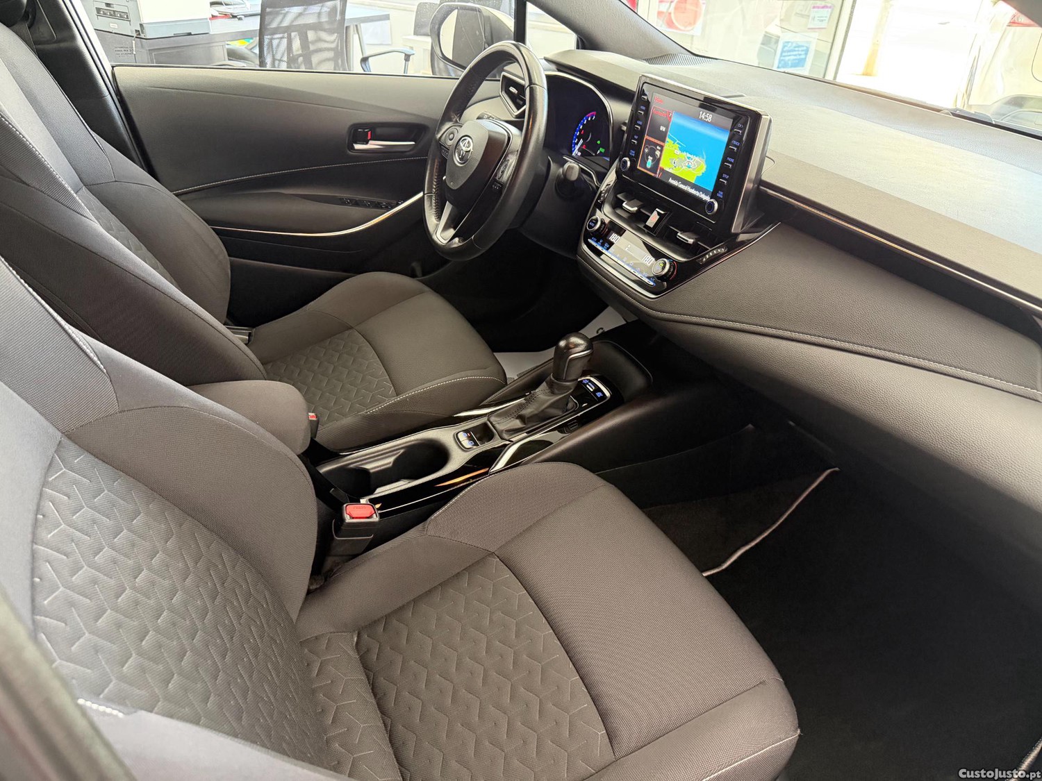 Toyota Corolla Touring Sports 1.8 Hybrid Confort — fotografia 6