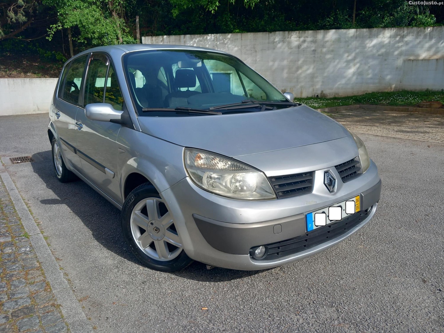 Renault Scénic 1.5 dCi Confort — fotografia 17