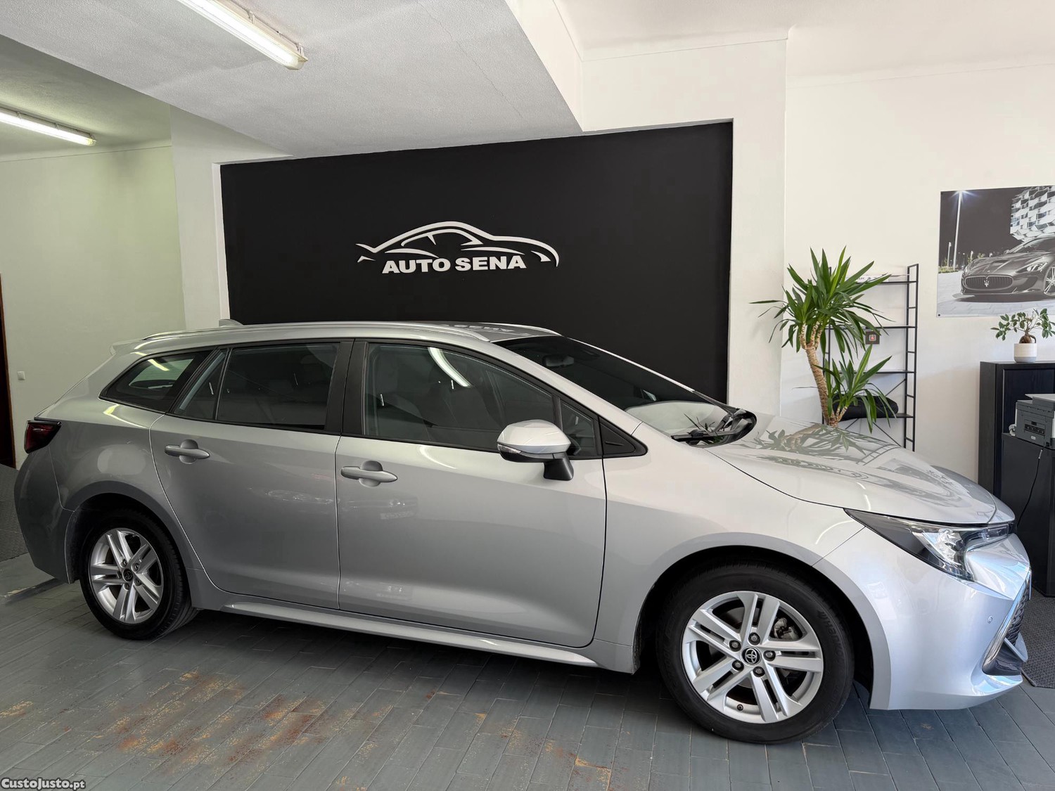 Toyota Corolla Touring Sports 1.8 Hybrid Confort — fotografia 9