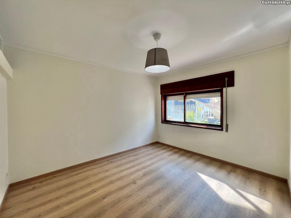 Apartamento T 2+1 Com Box