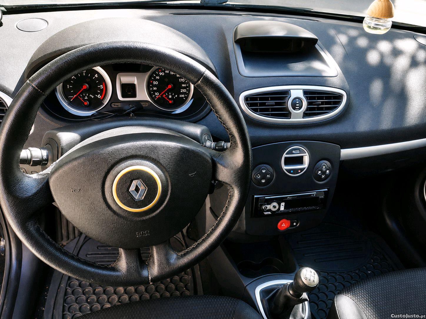 Renault Clio 1.5dci — fotografia 4
