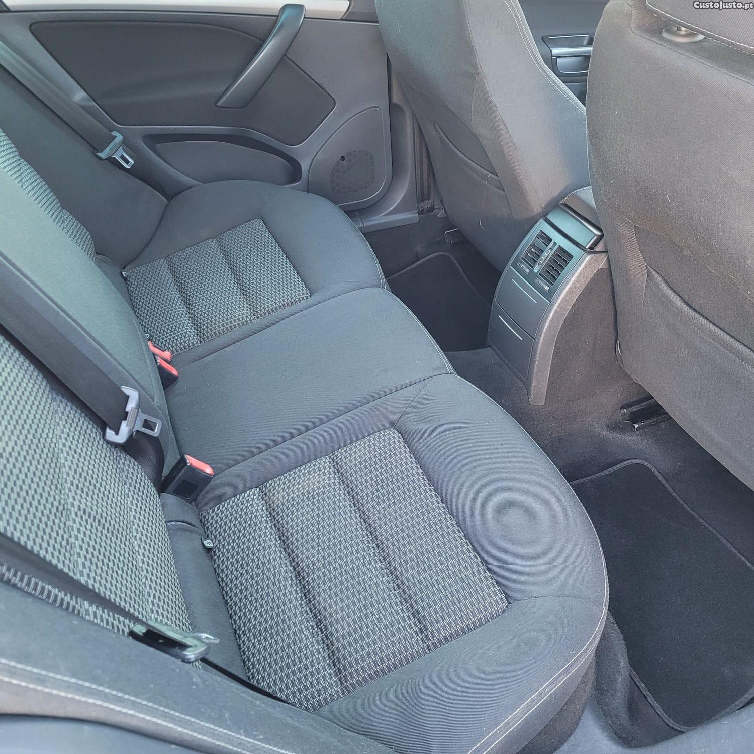Skoda Octavia 1.6 TDi Sportline — fotografia 3