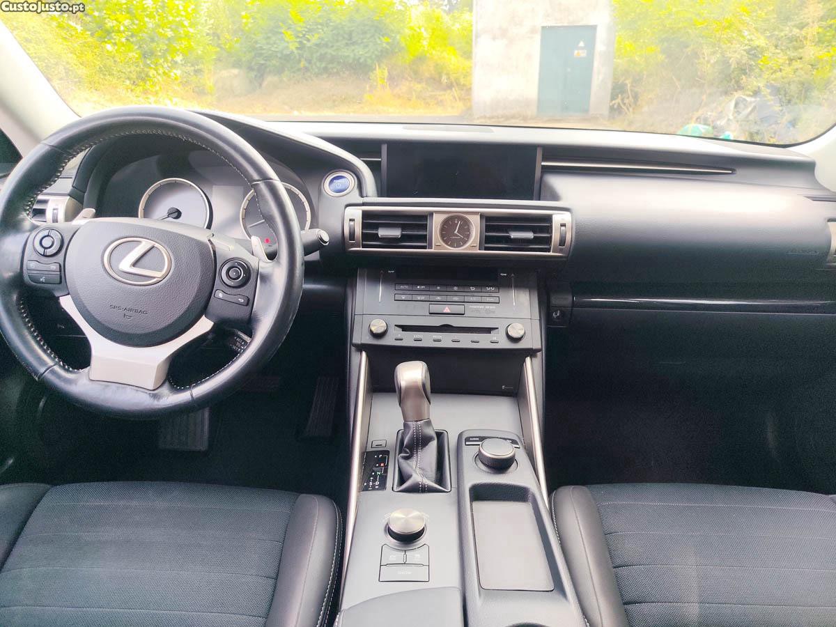 Lexus IS h executive — fotografia 7