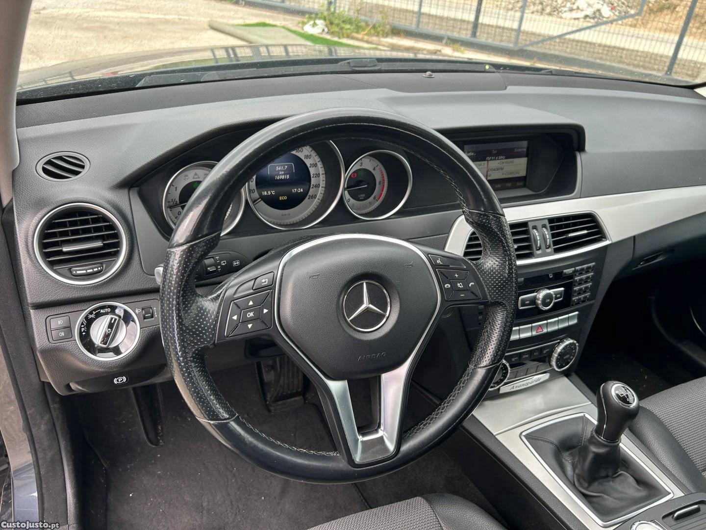 Mercedes-Benz C 220 CDi Avantgarde BE — fotografia 4