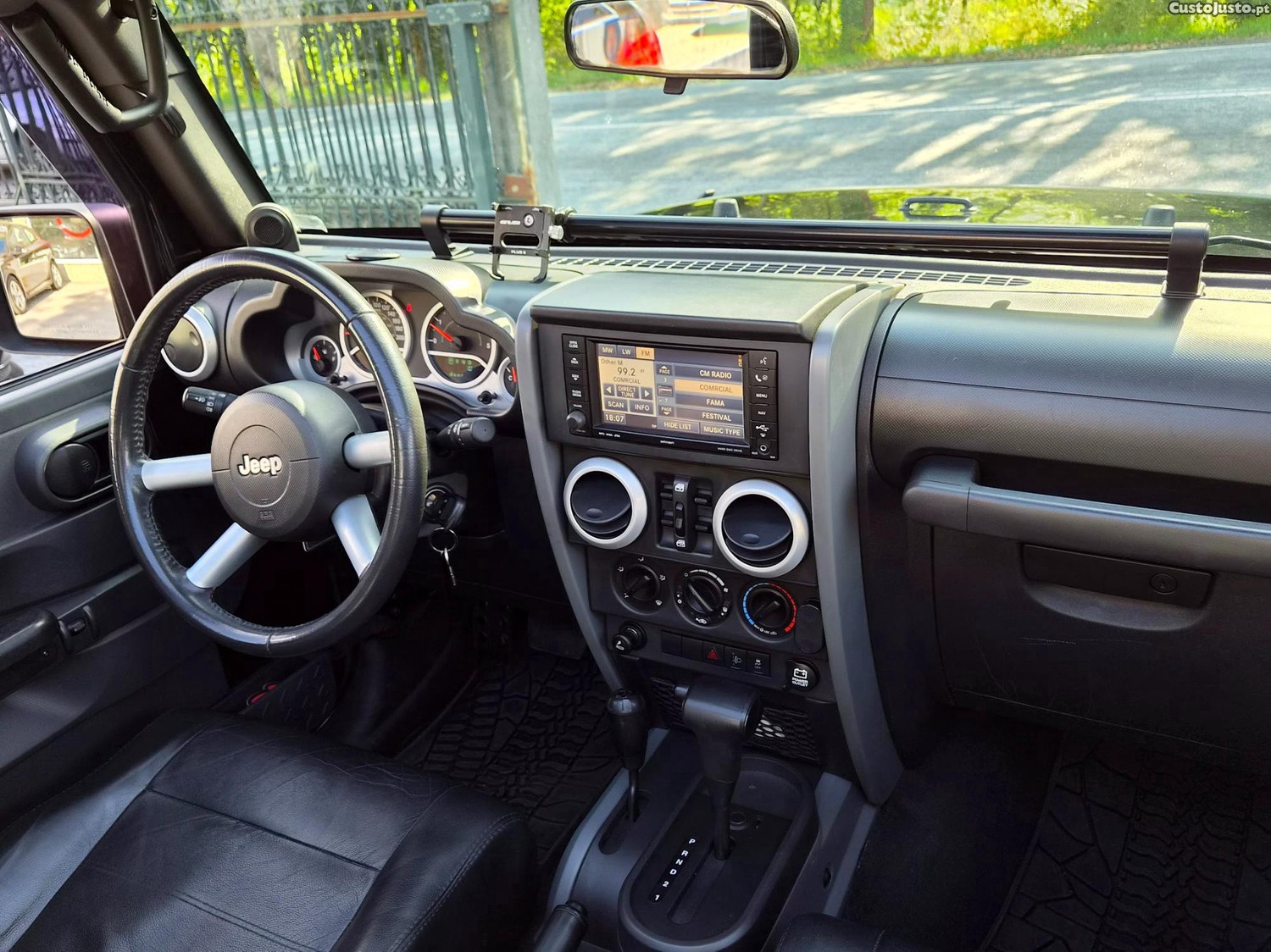 Jeep Wrangler Unlimited 2.8 CRD Sahara — fotografia 4