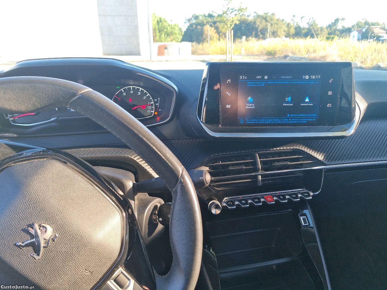 Peugeot 2008 BlueHDIAllure — fotografia 3