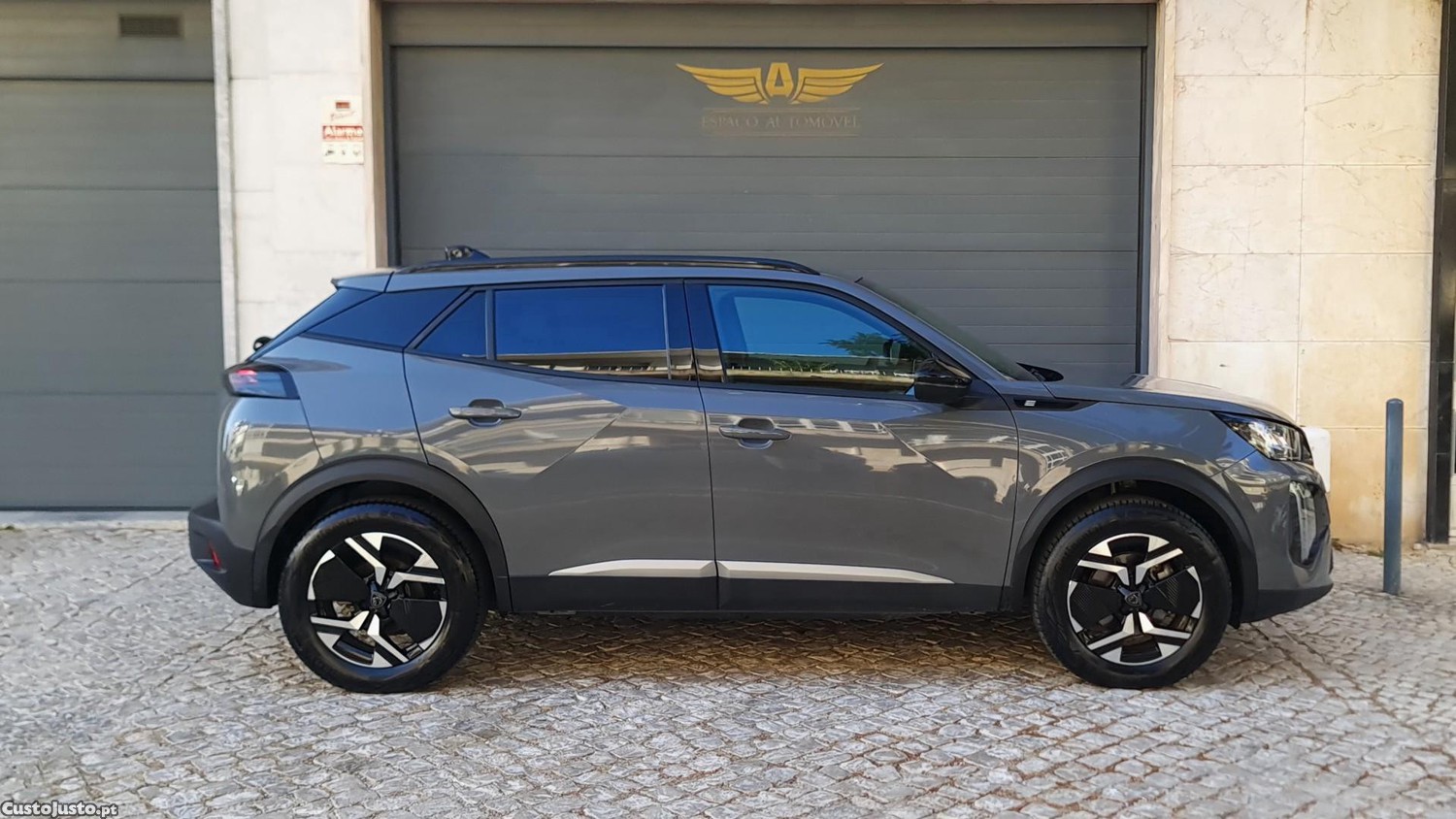 Peugeot e-2008 54 kWh Allure — fotografia 19