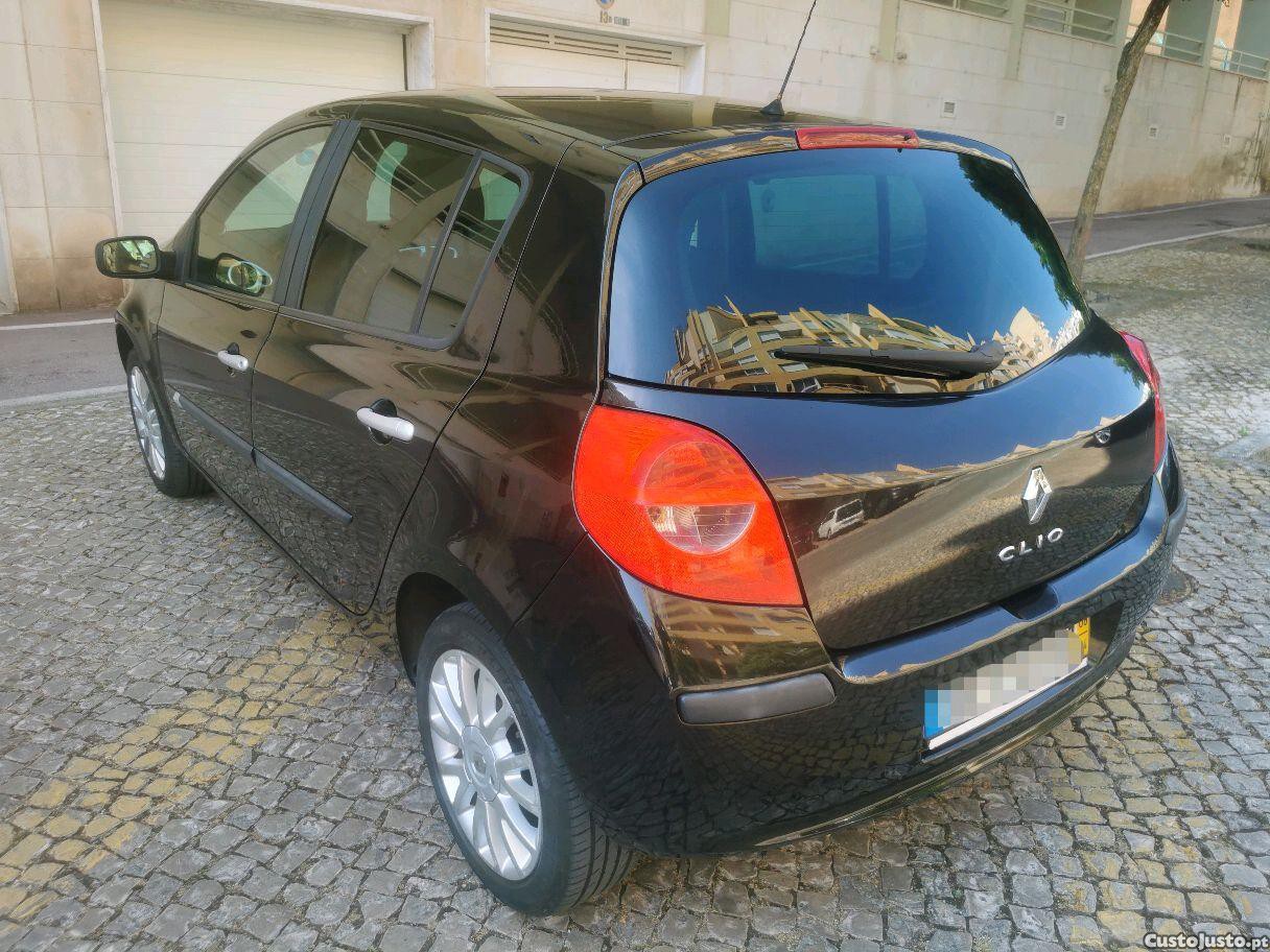 Renault Clio 1.5dci — fotografia 5