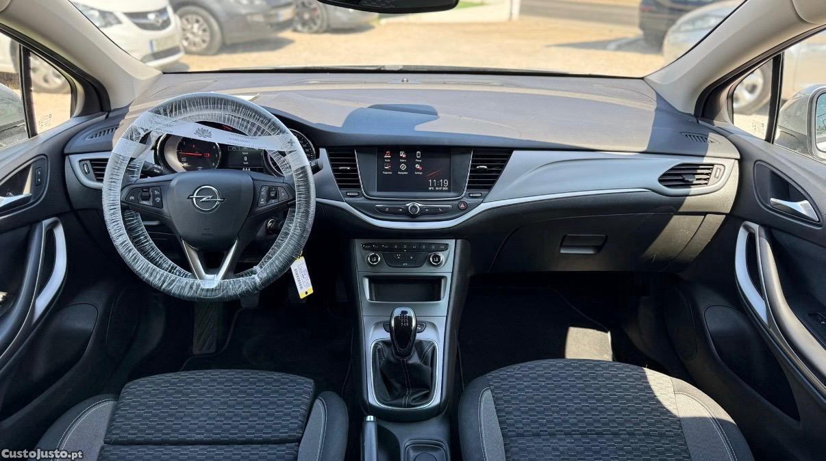 Opel Astra Sports Tourer — fotografia 2