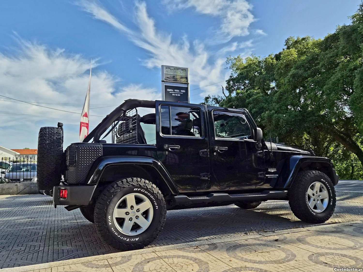 Jeep Wrangler Unlimited 2.8 CRD Sahara — fotografia 2