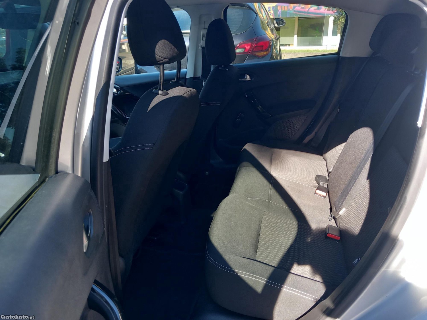 Peugeot 208 1.6 BlueHDi Active — fotografia 6