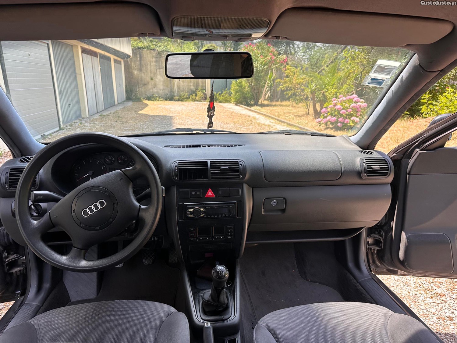 Audi A3 1.6 — fotografia 9
