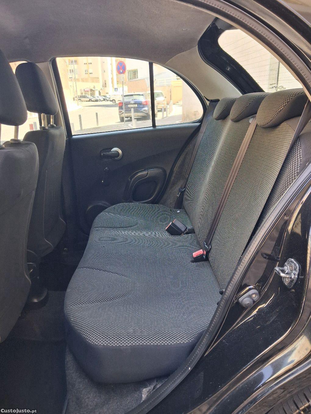 Nissan Micra 1.2i 5p+AC 2010 — fotografia 7