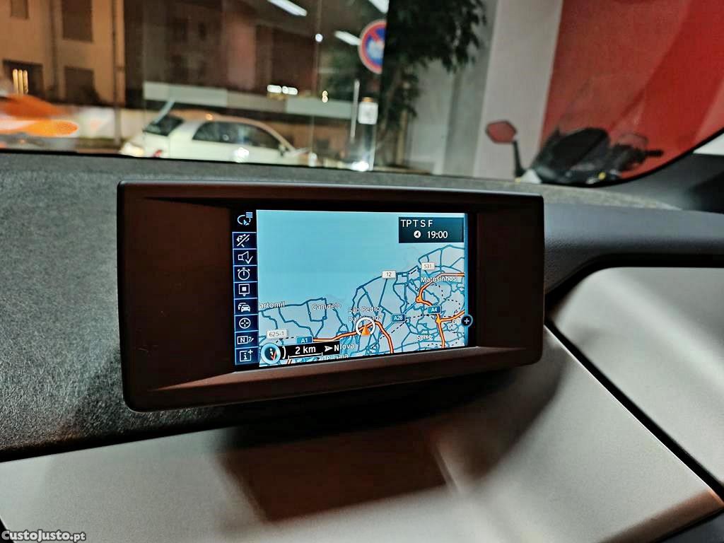 BMW i3 REX 94Ah Híbrido (Eléctrico e motor a gasolina) — fotografia 3