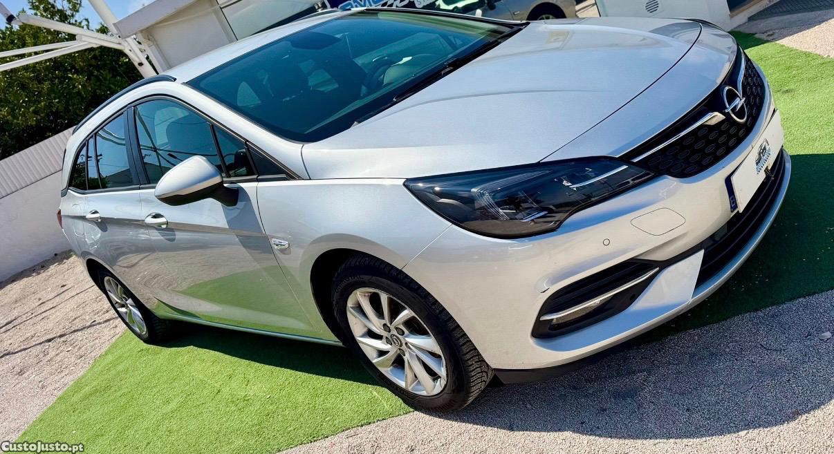 Opel Astra Sports Tourer — fotografia 6