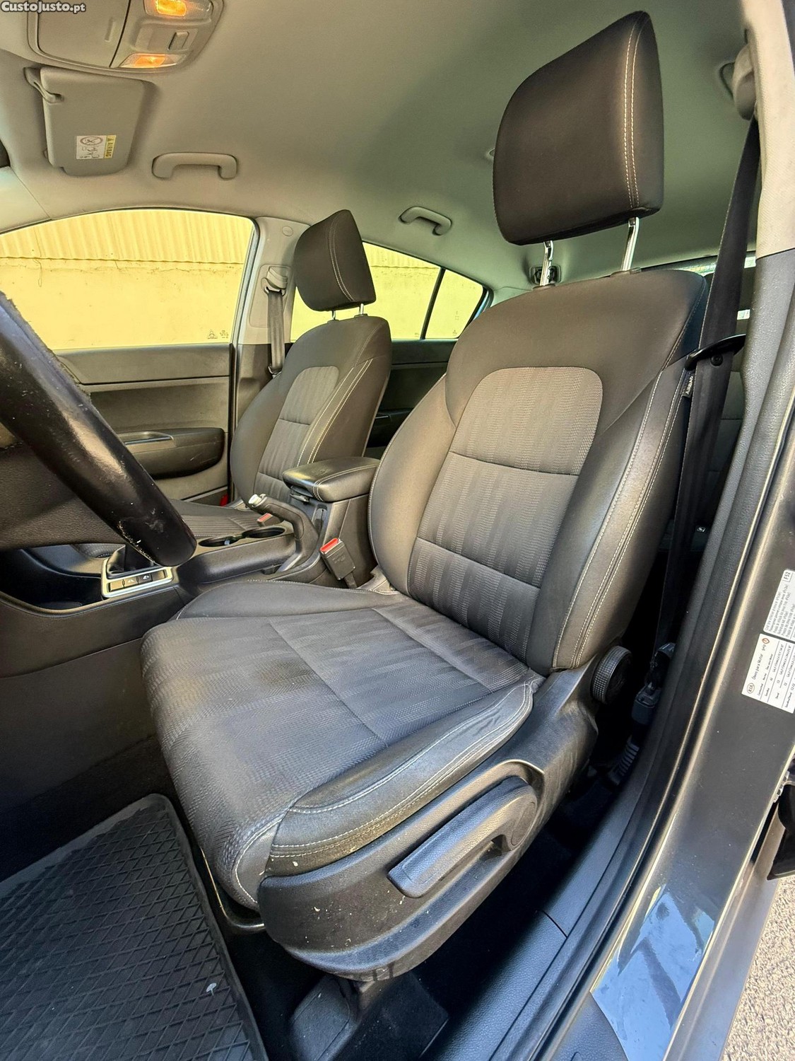 Kia Sportage 1.6 Crdi — fotografia 17