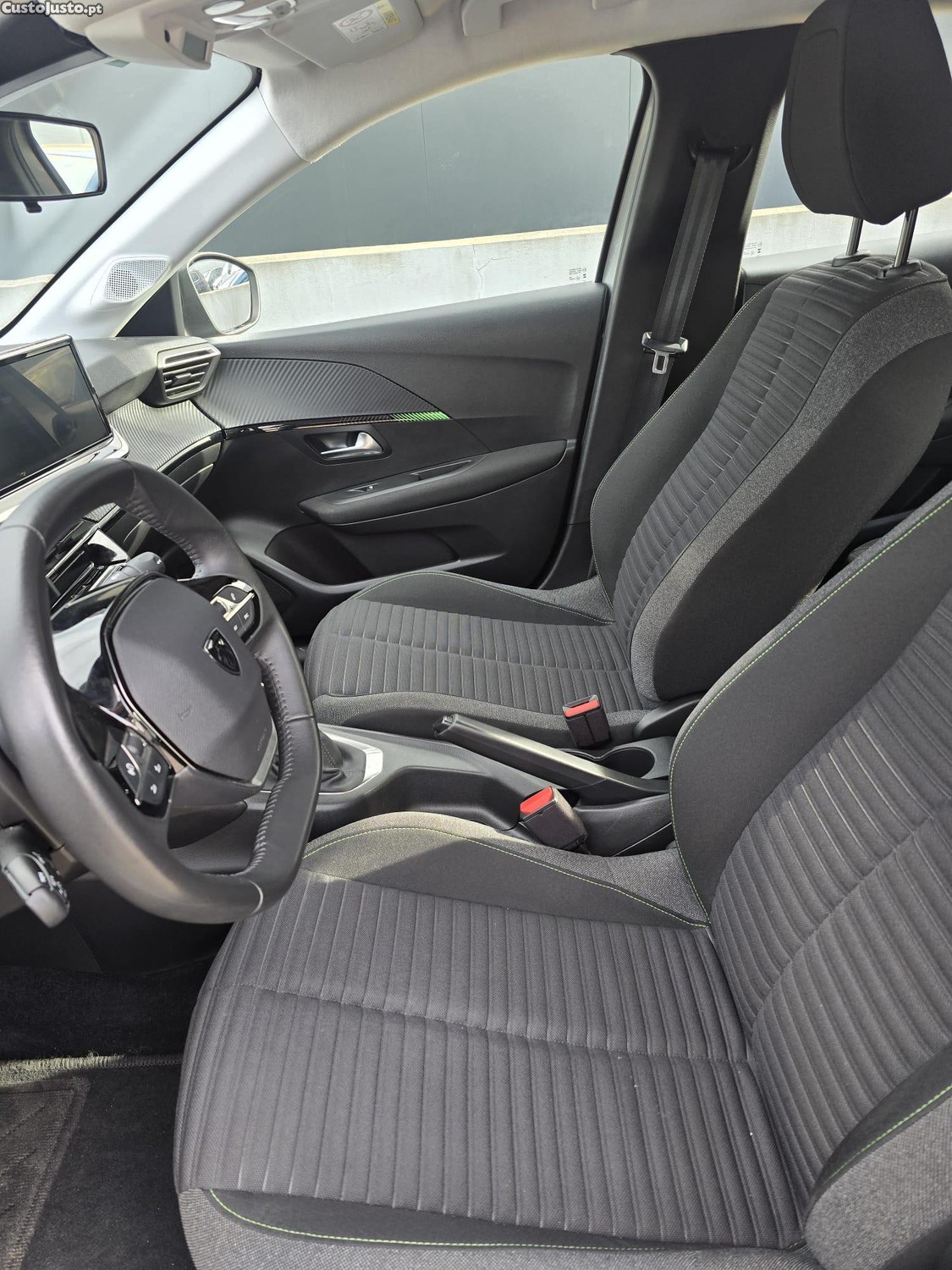 Peugeot 208 ACTIVE 1.2 — fotografia 4