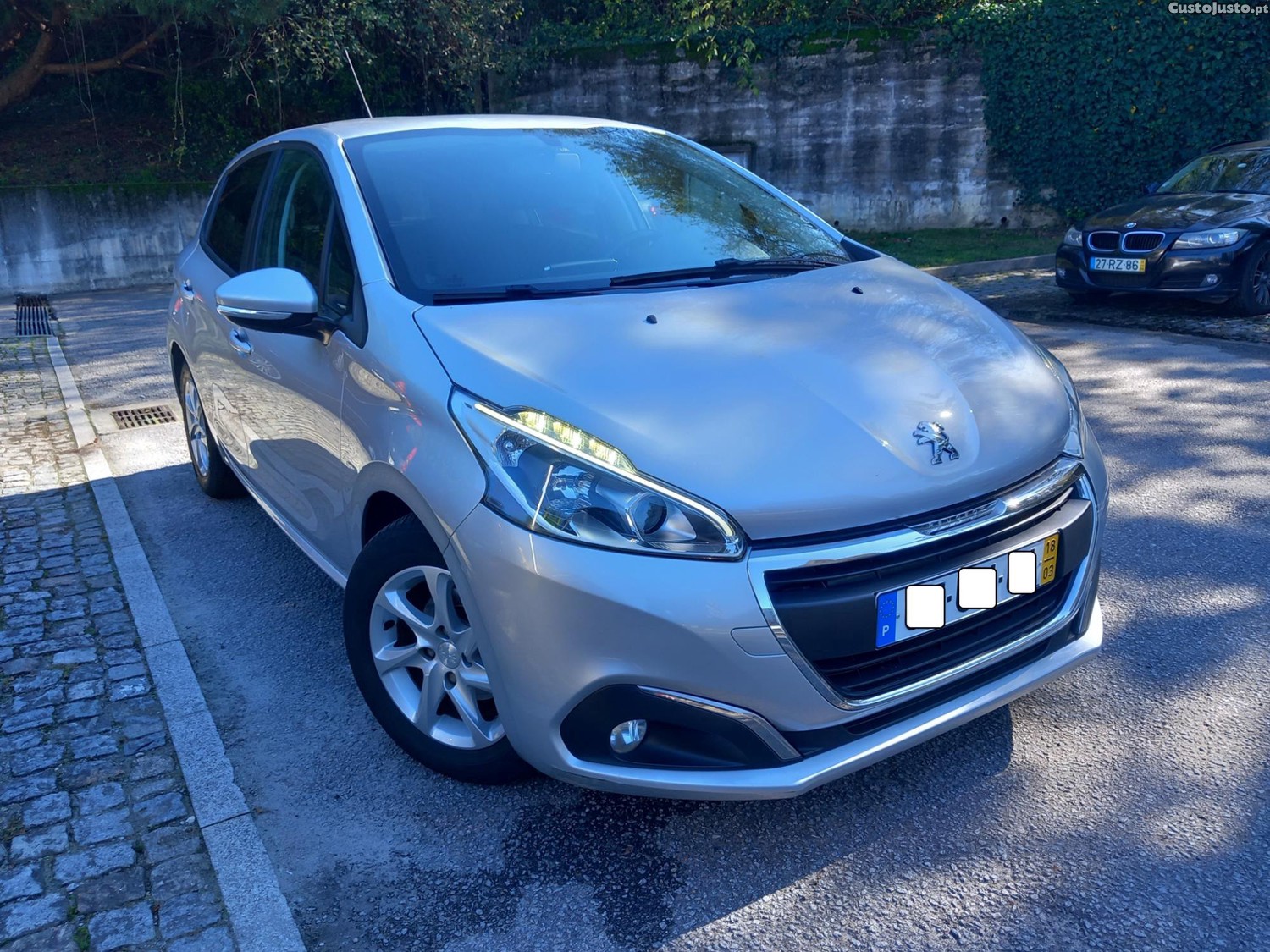 Peugeot 208 1.6 BlueHDi Active — fotografia 17
