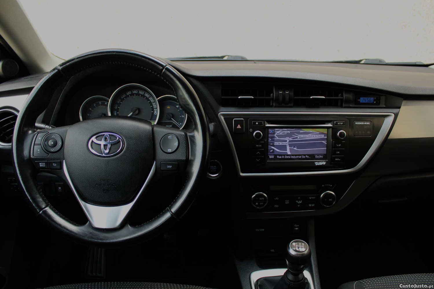 Toyota Auris 1.4 D4D Exclusive — fotografia 7