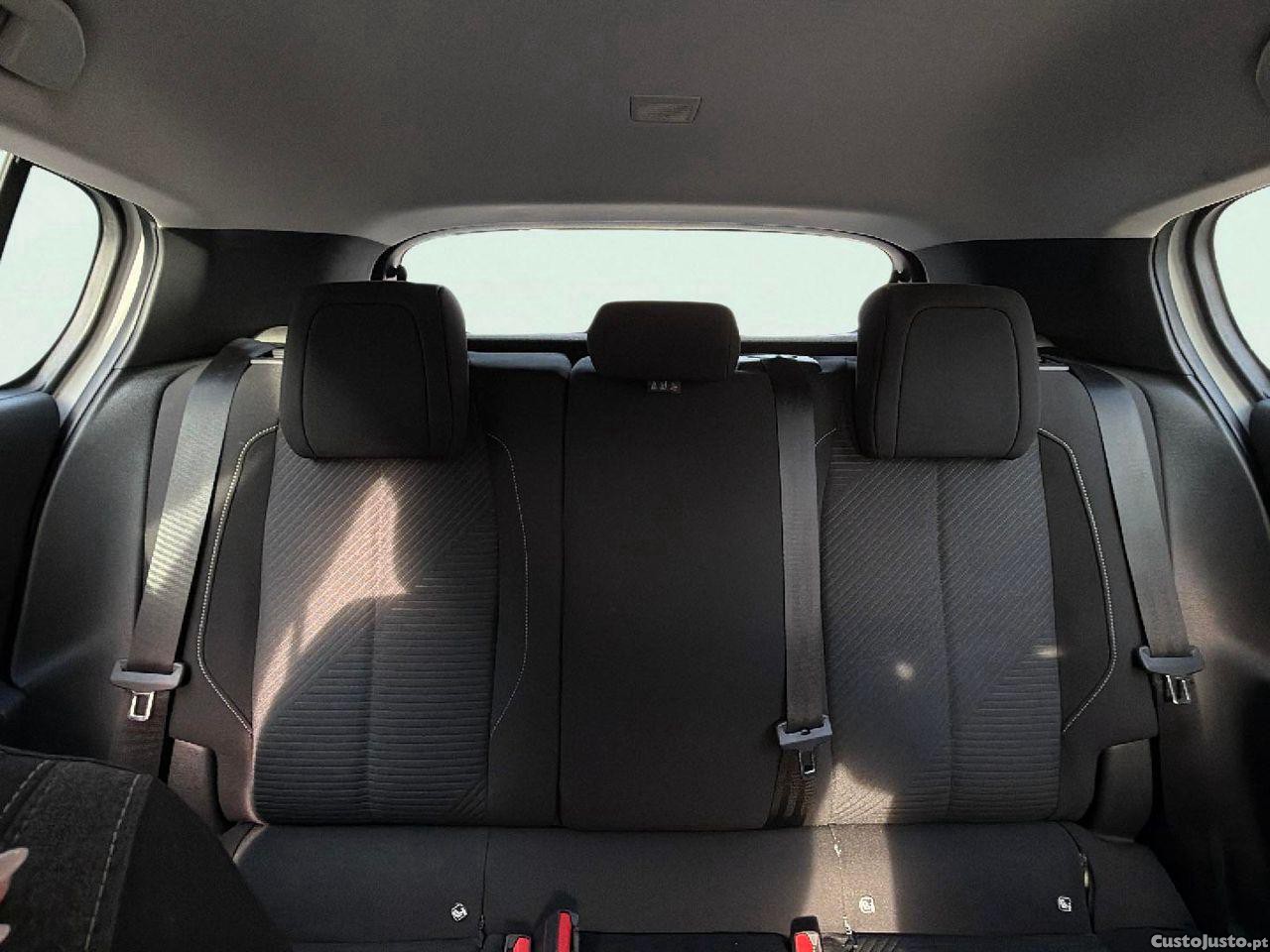 Peugeot 308 1.5 BlueHDi Active Pack — fotografia 3