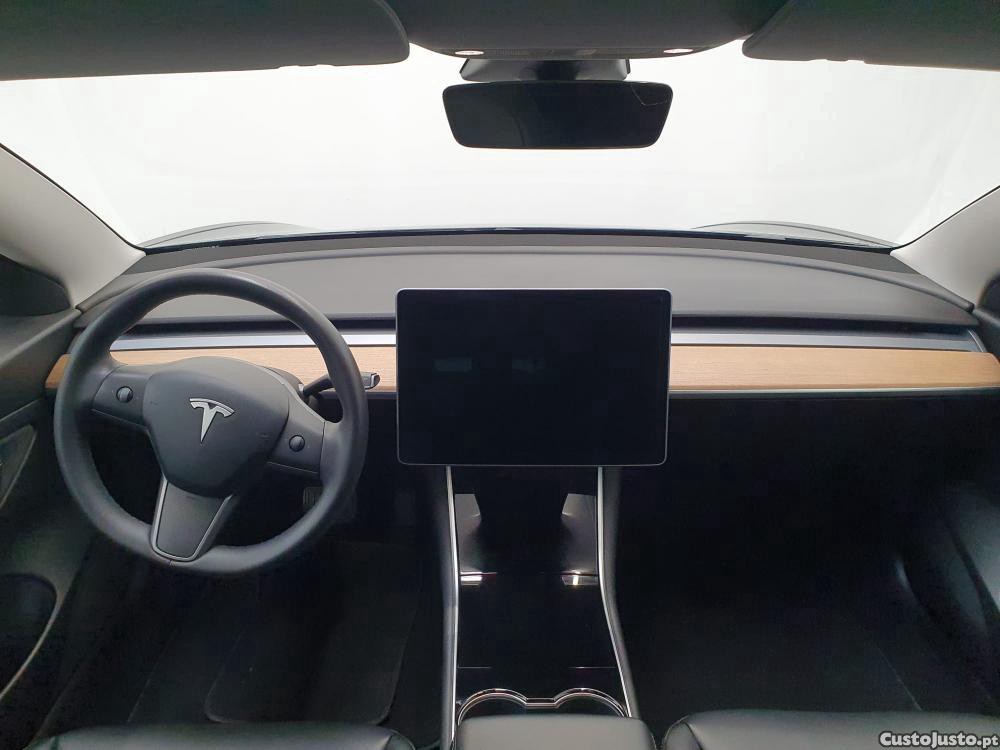 Tesla Model 3 Standard Range Plus — fotografia 11