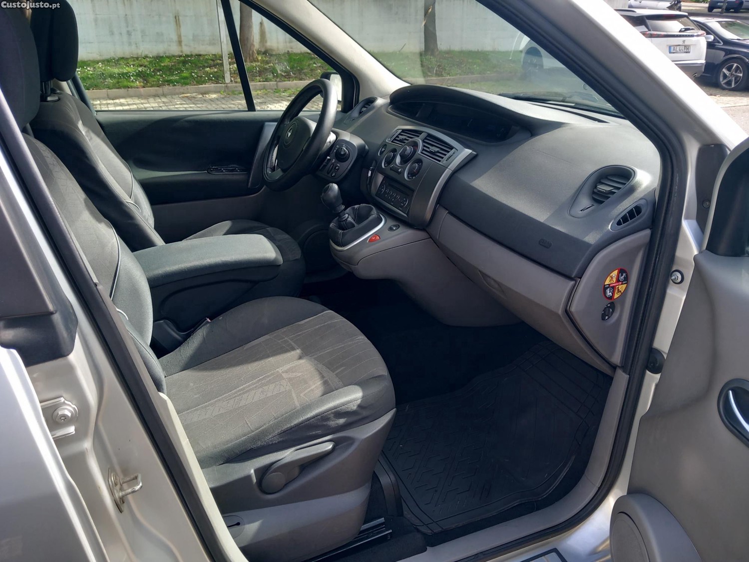 Renault Scénic 1.5 dCi Confort — fotografia 9