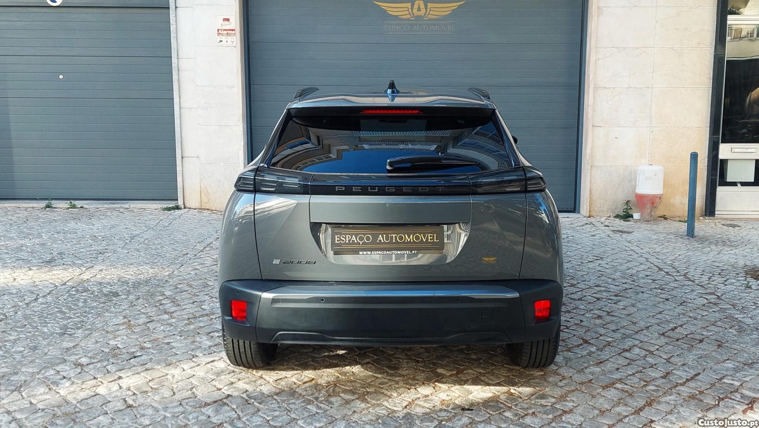 Peugeot e-2008 54 kWh Allure — fotografia 17