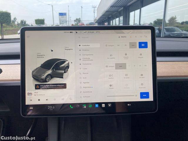 Tesla Model Y Long Range Dual Moto — fotografia 13