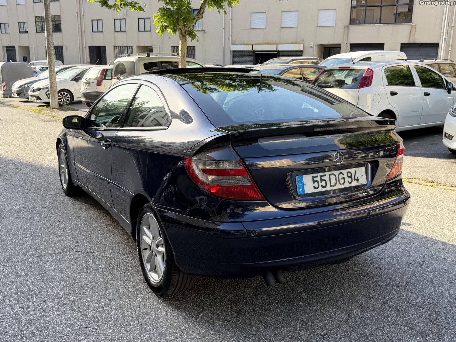 Mercedes-Benz C 220 220CDI — fotografia 4