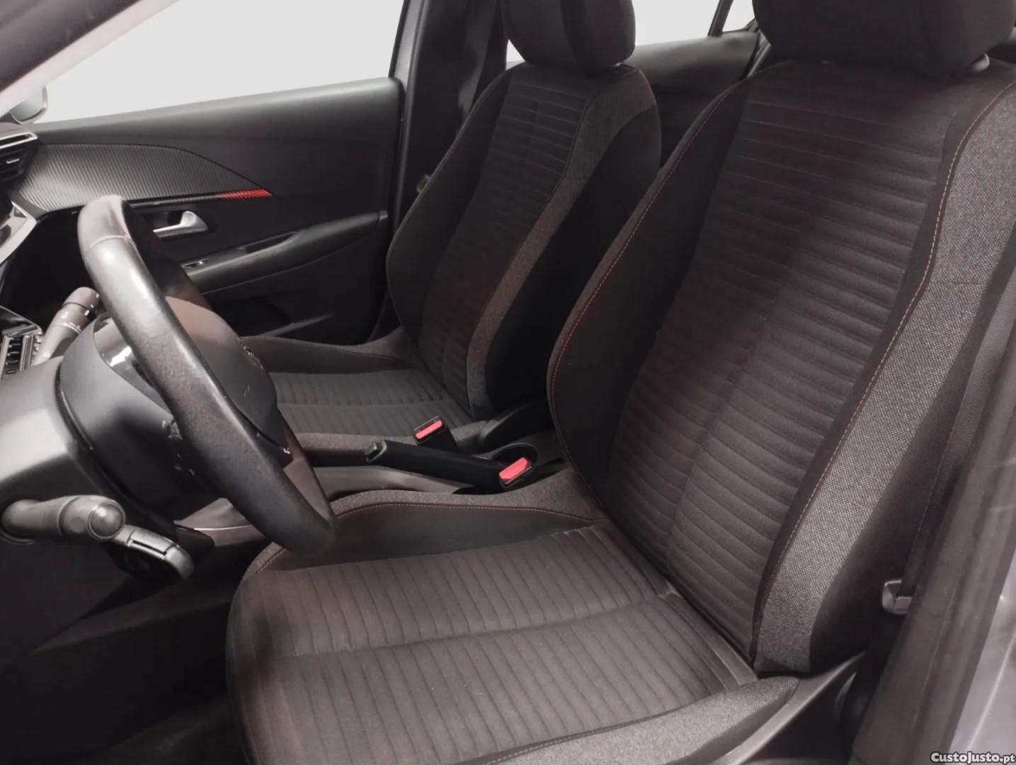 Peugeot 208 1.2 PureTech Active Pack — fotografia 2