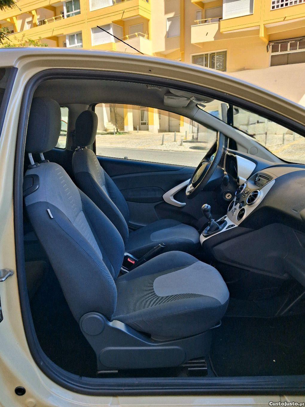 Ford KA 1.2i+AC 2010 — fotografia 5