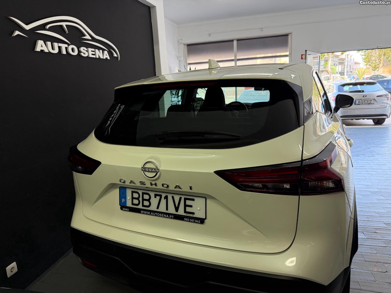 Nissan Qashqai 1.3 DIG-T N-CONNECTA — fotografia 10