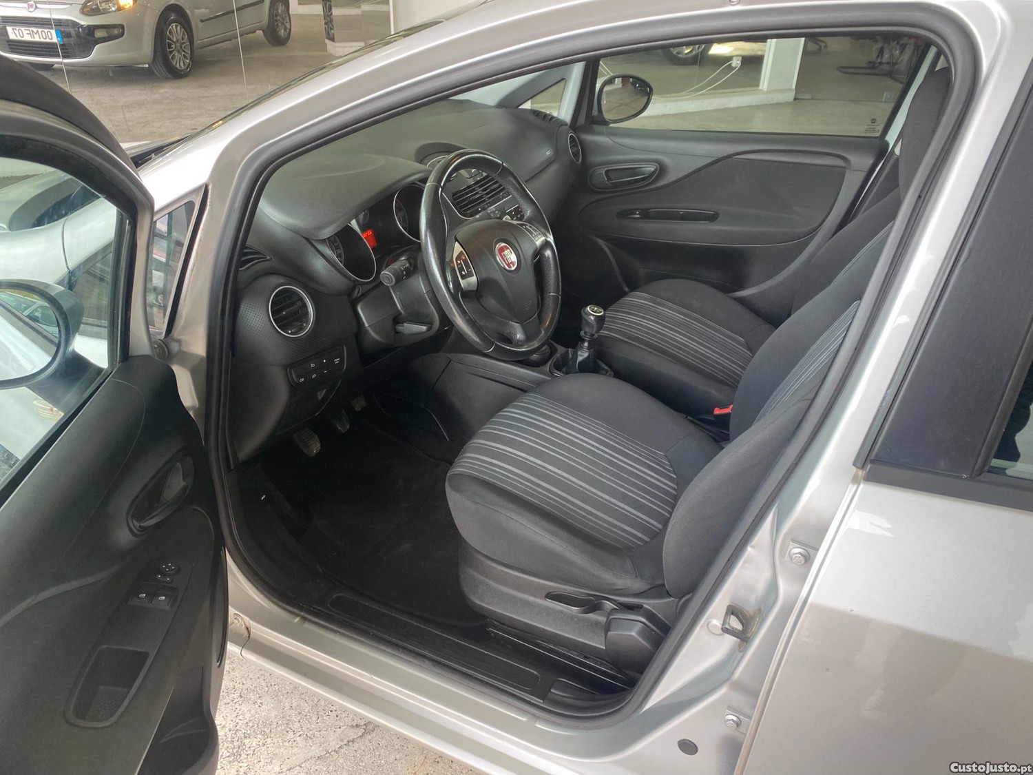 Fiat Punto Evo 1.2 -126 MIL KMs — photo 5