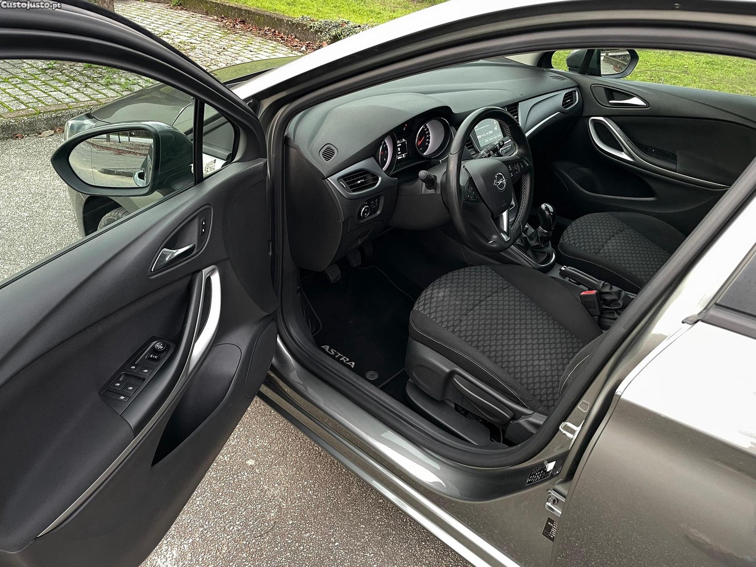 Opel Astra 1.0 Gasolina 105cv — fotografia 4