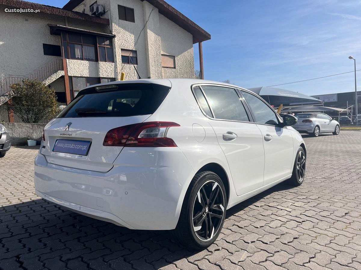Peugeot 308 BlueHDI Active J17 - 15 — photo 3