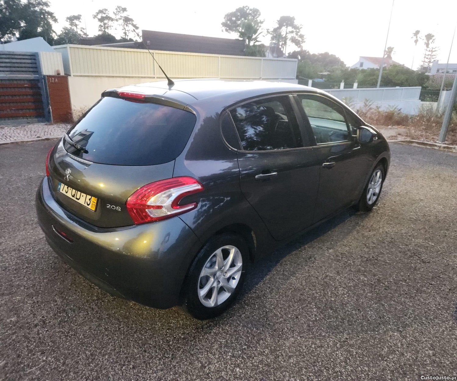 Peugeot 208 1200 — fotografia 8