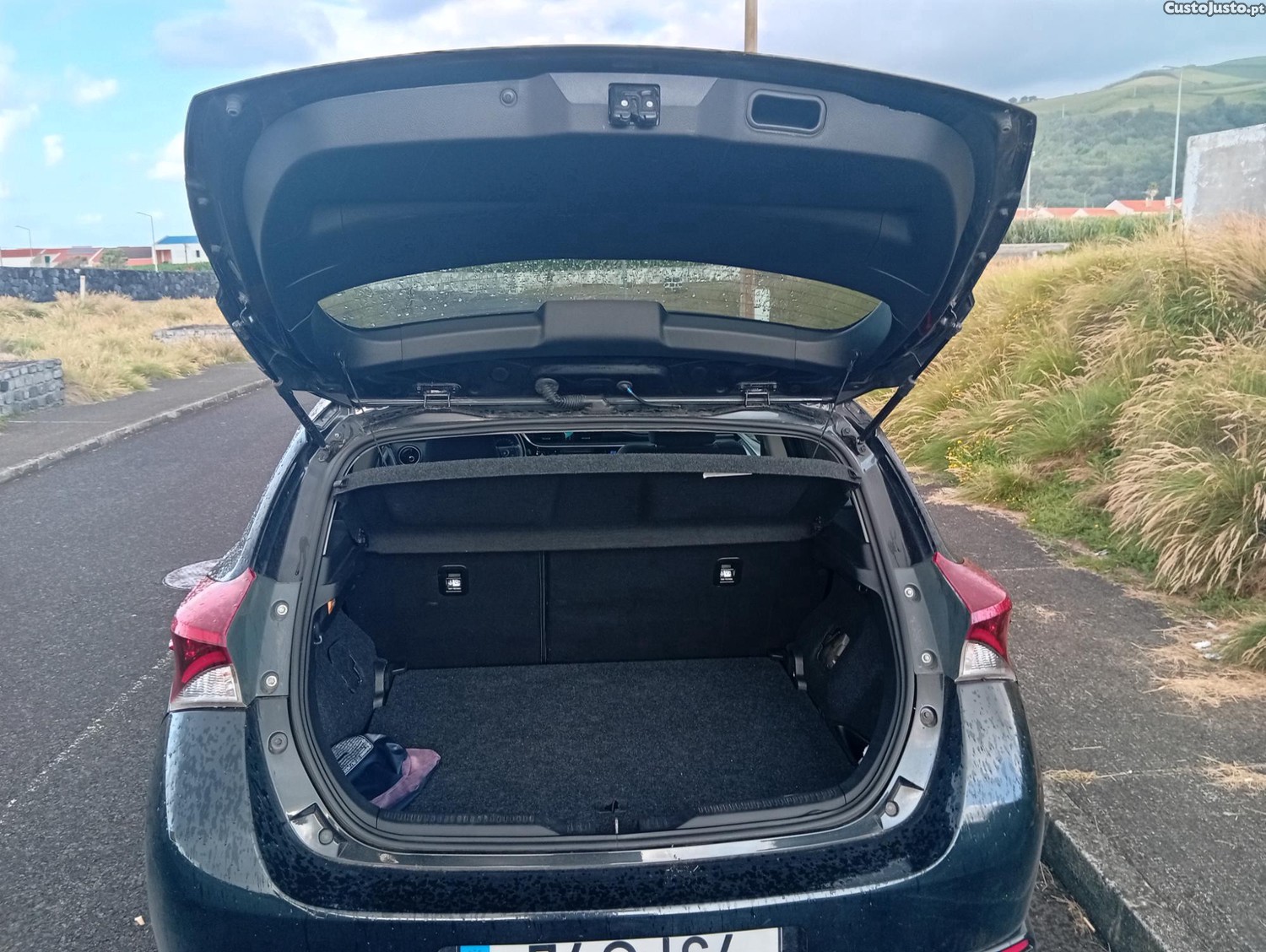 Toyota Auris 1.6 D-4d comfort — fotografia 4