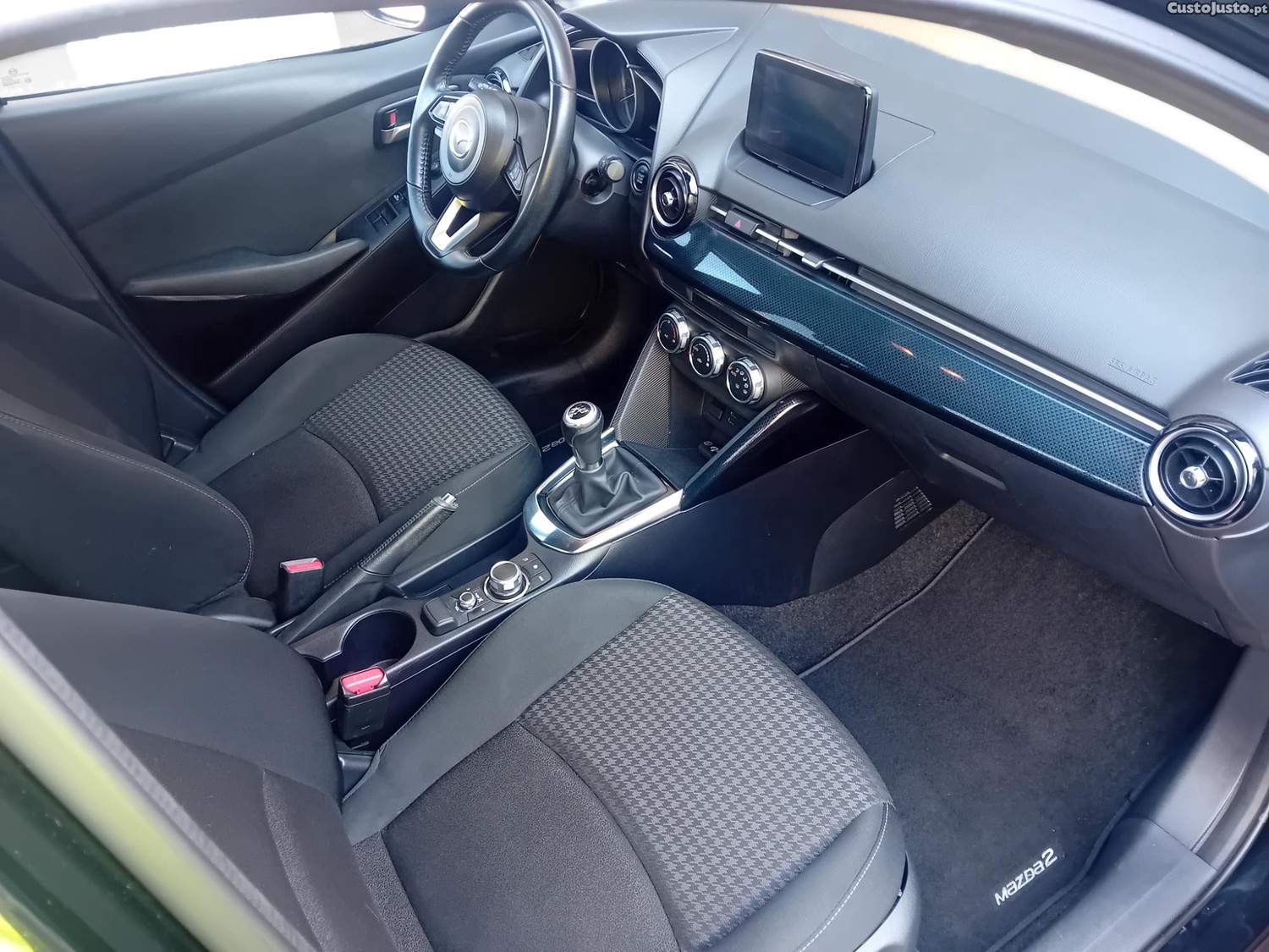 Mazda 2 1.5i Skyactive Technology — fotografia 3