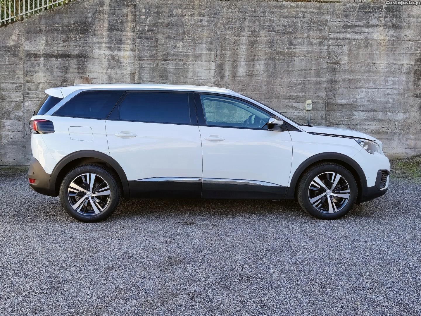 Peugeot 5008 1.2 PureTech Allure Pack EAT8 — fotografia 9