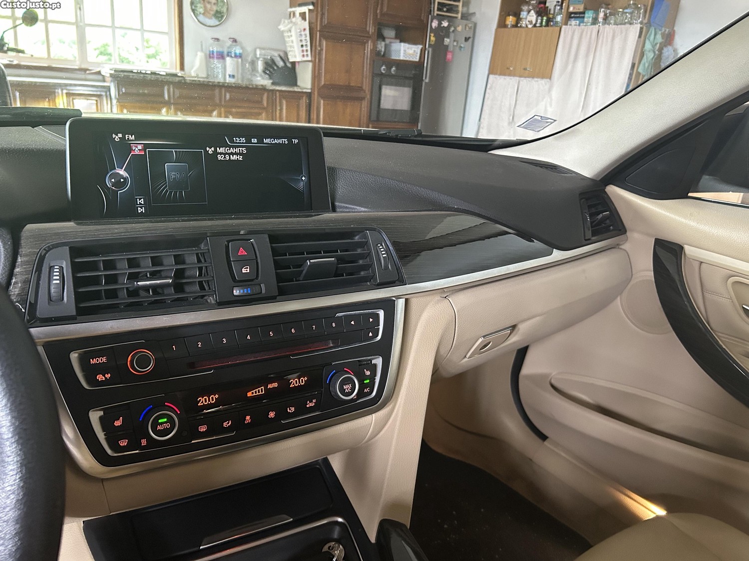 BMW 320 d Auto Line Luxury — fotografia 3