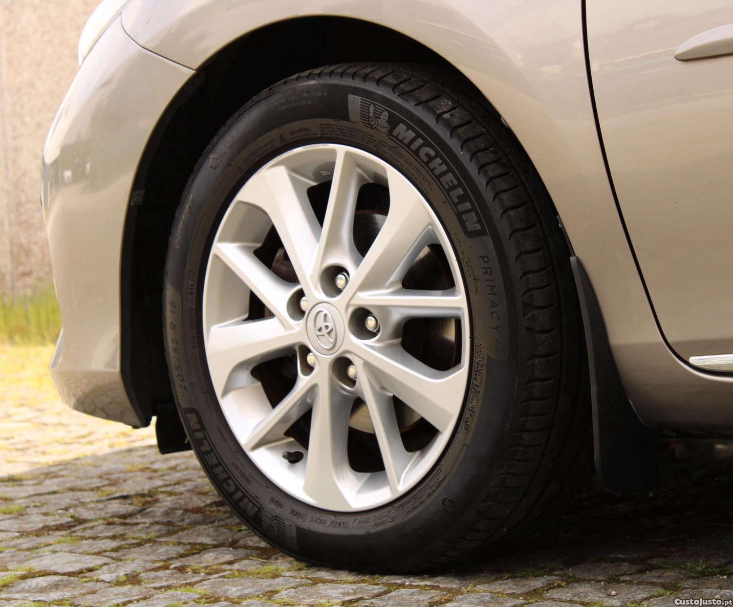 Toyota Auris 1.4 D4D Exclusive — fotografia 9